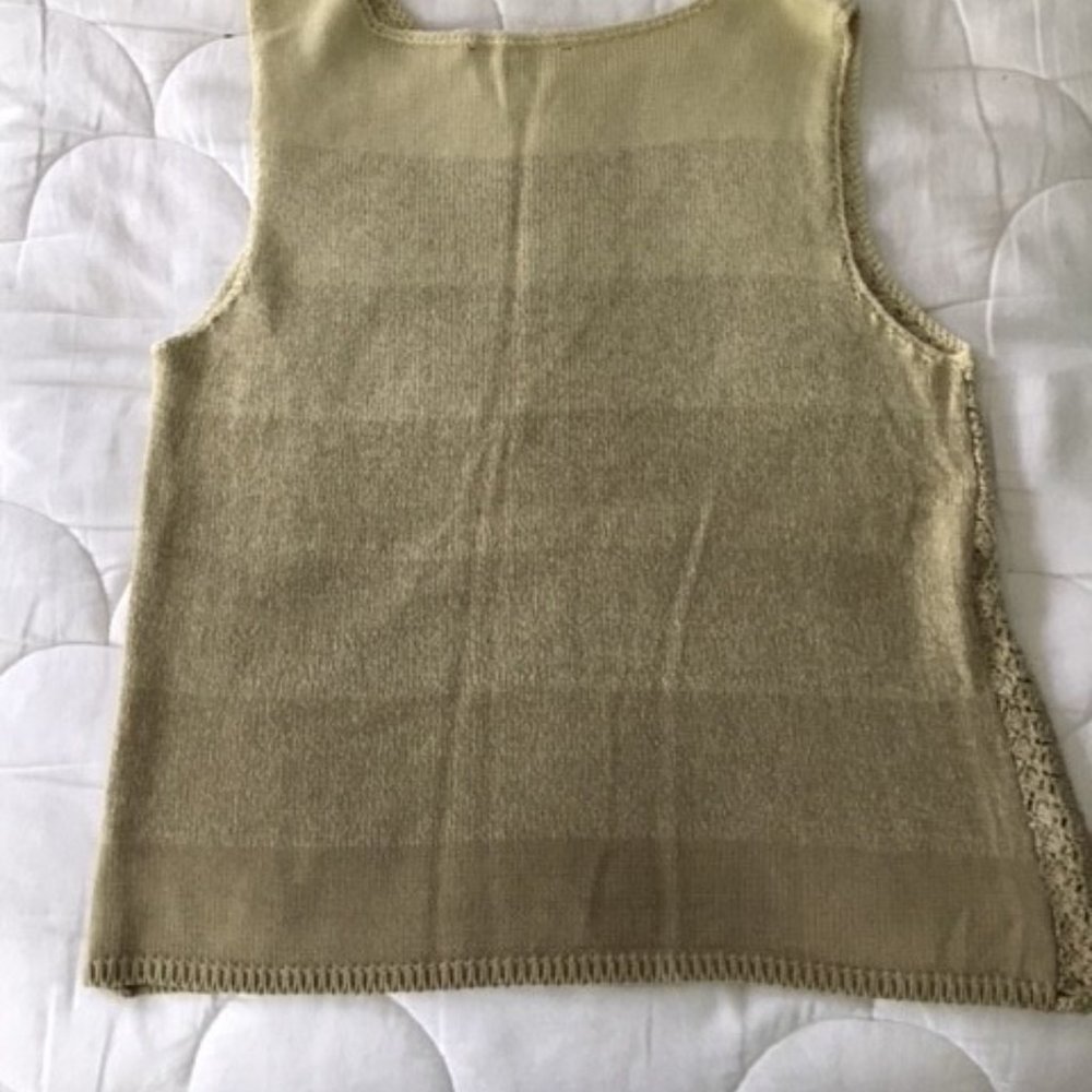 Top - Picture 2 of 3